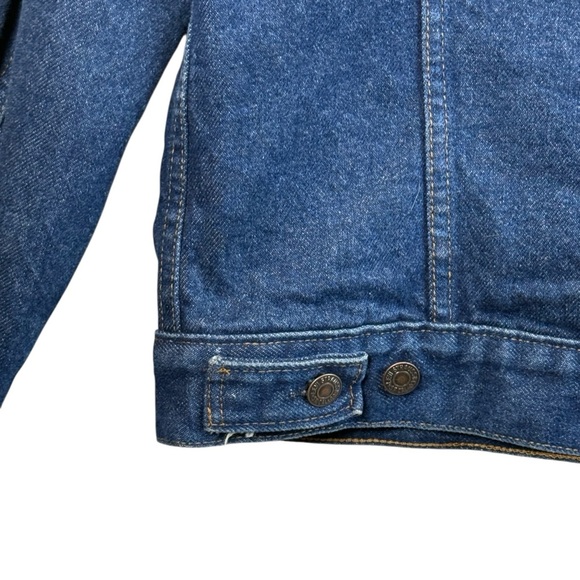 Levi's Vintage Red and Black Buffalo Plaid Trucker Denim Jacket. Size 42 - Picture 8 of 16